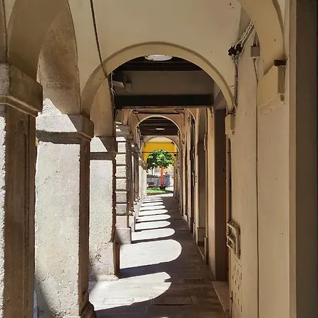 In Piazza Nova Apartment